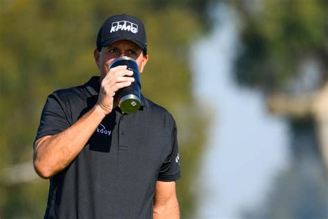 Explaining the science behind Phil Mickelson's coffee and fasting .